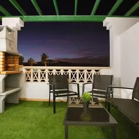 Daire Blessed Holidays In A New And Equipped Apartment, Wi-fi *