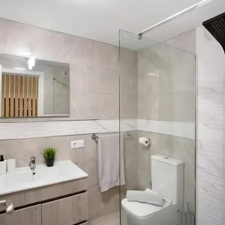 Daire Blessed Holidays In A New And Equipped Apartment, Wi-fi