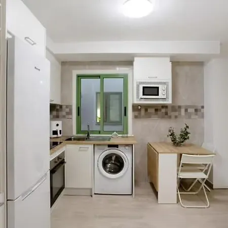 Daire Blessed Holidays In A New And Equipped Apartment, Wi-fi